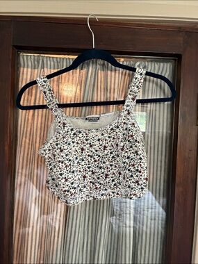 Simply Basic White Floral Crop Tank Top